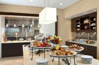 Hilton Garden Inn Edmonton International Airport - Aamiainen