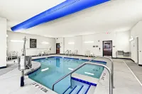 Cobblestone Hotel & Suites - Superior Duluth - Pools