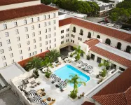 Pasadena Hotel & Pool - Swimmingpools