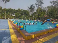 Khamar Bari - piscina