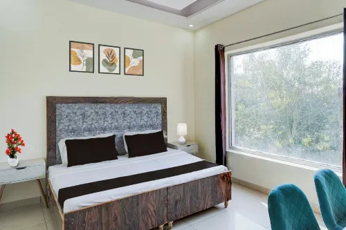Hotel O Meerut Central College Formerly Saffron - 2 tähden