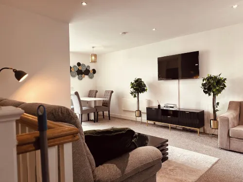 Modern2 Bedroom Apartment/Private Parking /Sleep 5/Balcony View in Birmingham City Centre - พร้อมระเบียง