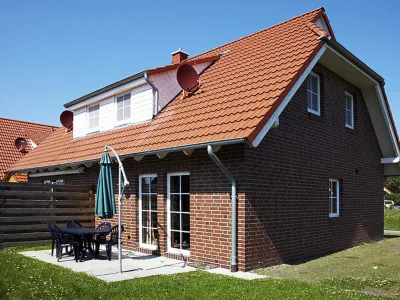 Korsar II Отели рядом с достопримечательностью «National Park House Museum Fedderwardersiel»