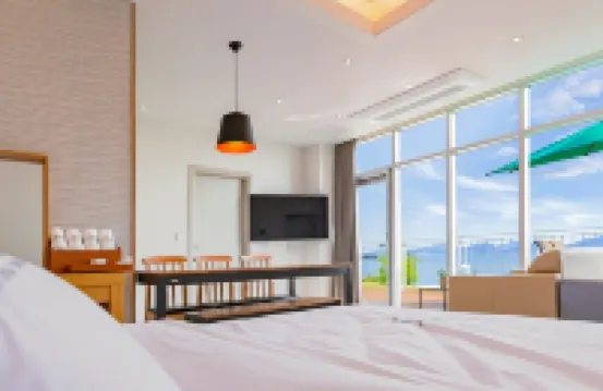 Yeosu Marine Terrace Poolvilla