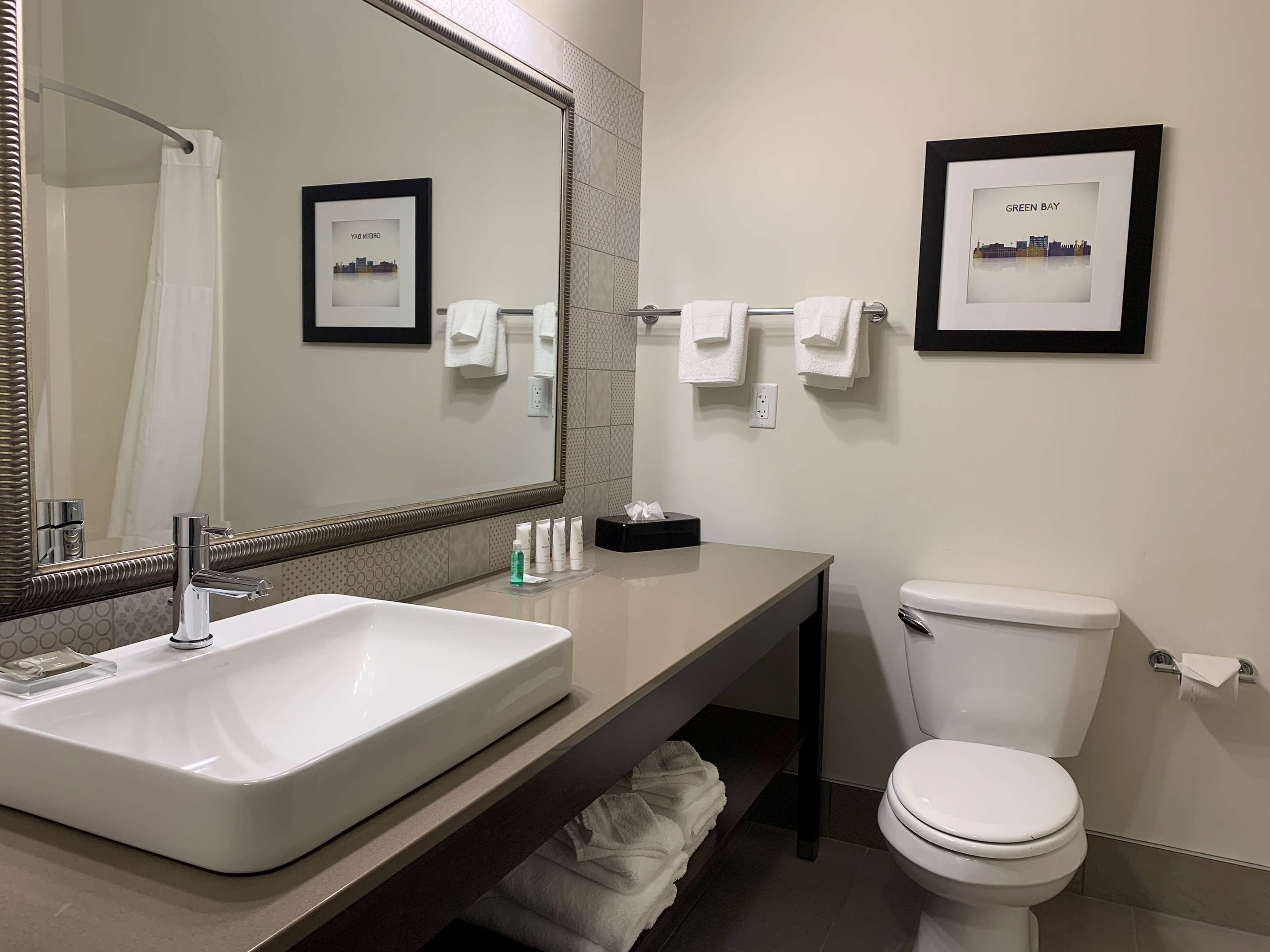 Country Inn & Suites by Radisson, Green Bay North, WI