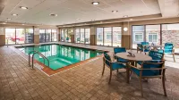 Best Western Plus Champaign/Urbana Inn - Swimmingpools