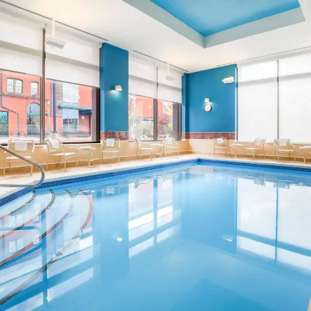 Hampton Inn & Suites Pittsburgh-Downtown