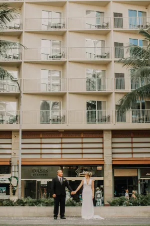 Embassy Suites by Hilton Waikiki Beach Walk Отели рядом с достопримечательностью «Lucoral Museum»