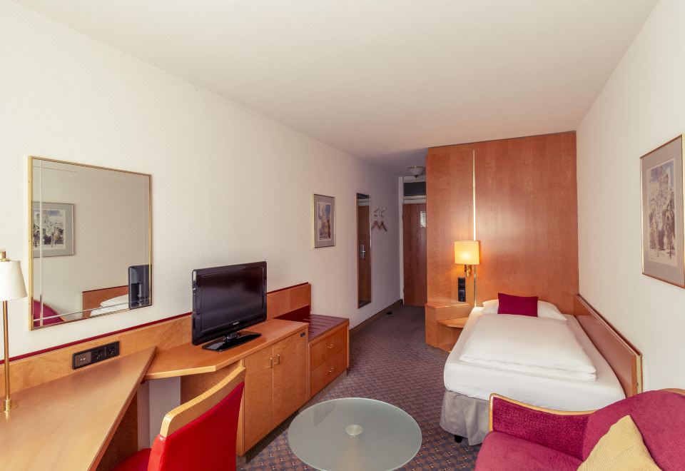 Mercure Hotel Koeln City Friesentrasse Over view