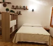 Chalet nel bosco immerso nel bosco di querce a Monterosso Etneo