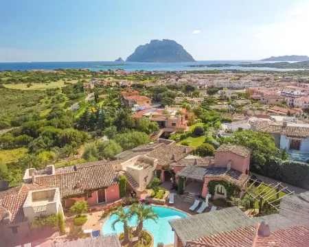 Acacia 1 - Vista Village Hotels in Porto San Paolo