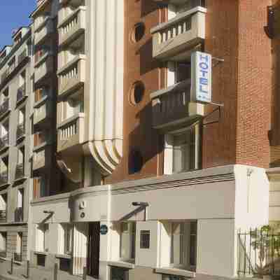 Hôtel Moderniste Hotel Exterior