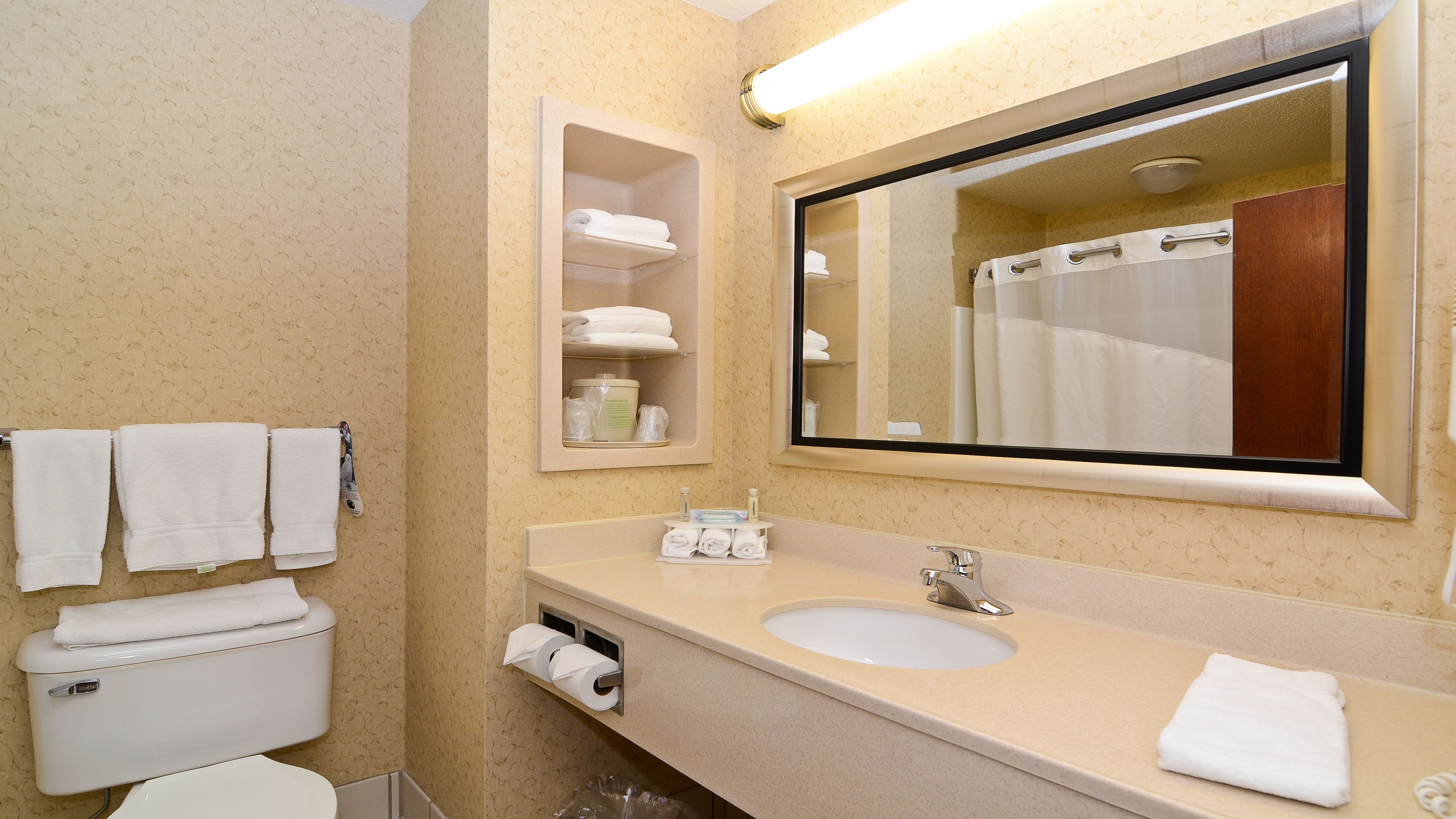 Holiday Inn Express Hotel & Suites Fort Atkinson, an Ihg Hotel