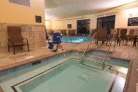 Hampton Inn & Suites Bismarck/Northwest - Hot Tub
