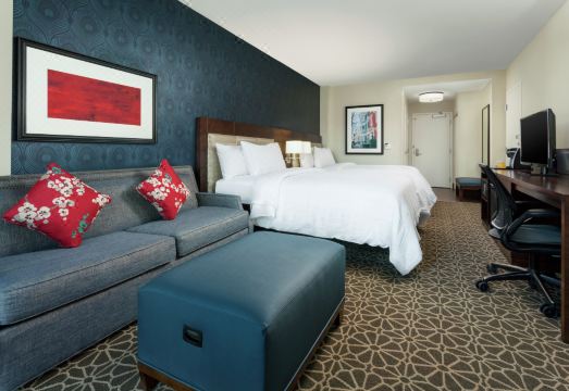 힐튼 가든 인 객실 전경