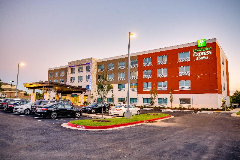 Holiday Inn Express & Suites Russellville, an Ihg Hotel