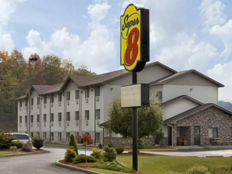 Super 8 by Wyndham Altoona