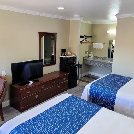 Travelodge by Wyndham Clearlake