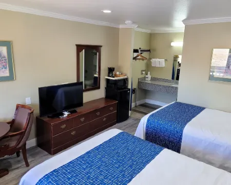 Travelodge by Wyndham Clearlake Hotels in Clearlake