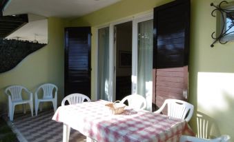 Beautiful Villa for 6 Guests with Shared Pool