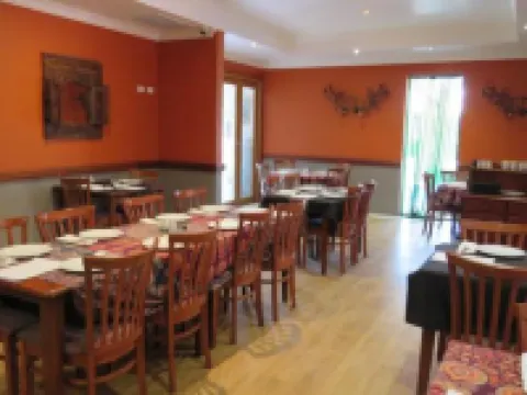 Emerald Gardens Motel & Apartments