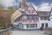 Gasthaus Zum Halbmond Hotel in zona Cafe Maximilian