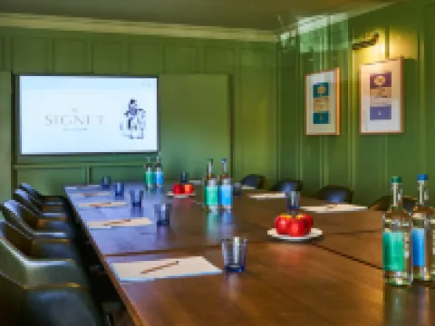 The Mitre, Hampton Court Hotels in Elmbridge