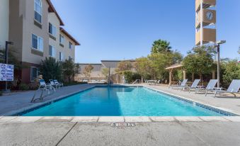 Holiday Inn Express & Suites Manteca City Center