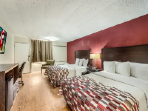 Red Roof Inn & Suites Wapakoneta Hotels in Auglaize County