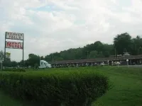 Beaver Falls Motel Hotel di Big Beaver