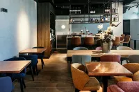 Amsterdam Beach Hotel - С баром