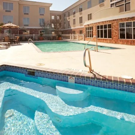 Holiday Inn Express & Suites EAGLE PASS by IHG