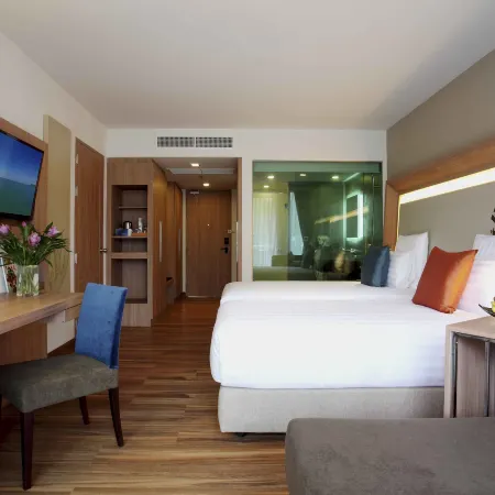 Novotel Phuket Kamala Beach Отели рядом с достопримечательностью «Пляж Лэм Сингх»