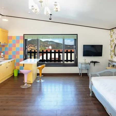 Namhae Kranzre Pension (Beach, Spa)