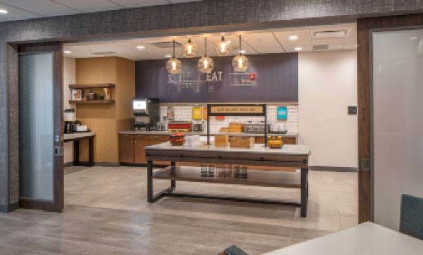 Hampton Inn Hastings - Housity