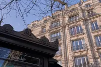 Plaza Tour Eiffel Hotels in Paris