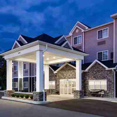 Microtel Inn & Suites by Wyndham Farmington Hotel Exterior