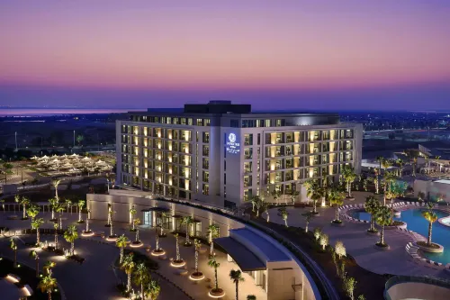 DoubleTree by Hilton Abu Dhabi Yas Island Residences - Condos