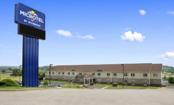 Microtel Inn & Suites by Wyndham Mineral Wells/Parkersburg