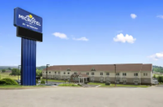 Microtel Inn & Suites by Wyndham Mineral Wells/Parkersburg Hotels in 