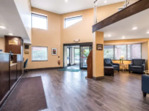 伊薩卡大學區凱藝酒店 伊薩卡酒店