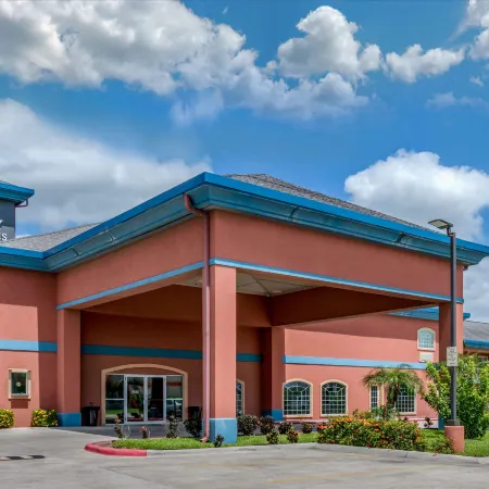 Quality Inn & Suites at the Outlets Mercedes-Weslaco