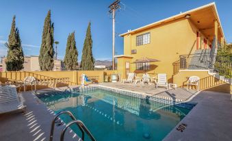 Econo Lodge Near the University of Arizona