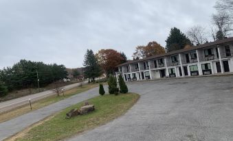 Bancroft Inn & Suites