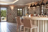 100 Rizes Seaside Resort- Small Luxury Hotels of the World - bar