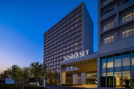 Beijing Somerset Daxing Hotel Отели рядом с достопримечательностью «Eiffel Tower»