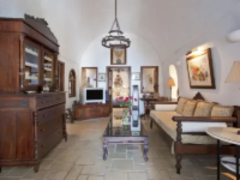 Alexander's Suites Hotels in Finikia