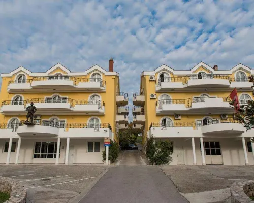 Hotel Crnogorska Kuća Hotels in Podgorica