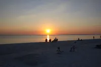 The Lighthouse Resort Inn & Suites - Beach