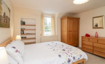 Stable Flat - Housity